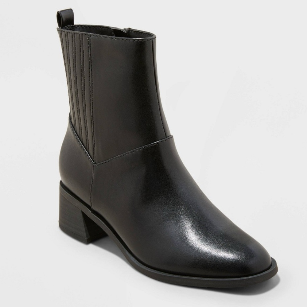 Universal Thread Ashley Faux Leather Low Block Ankle Boots Black